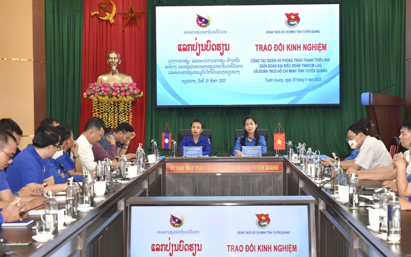 Trao đổi kinh nghiệm giữa cán bộ chủ chốt Đoàn TNNDCM Lào và Tỉnh đoàn Tuyên Quang